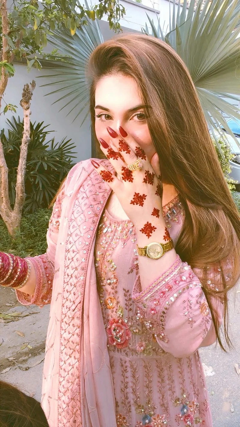 creative profile inspirations from girls ki dp