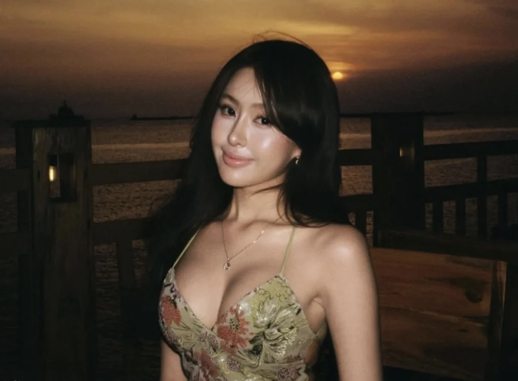 dashing girl dp thumbnail
