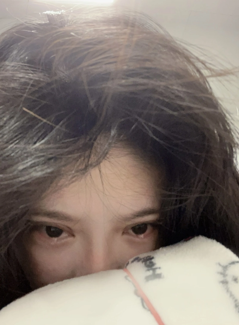 dreamy melancholy aesthetics with sad dp of girl