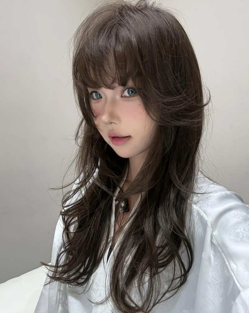elegant looks through hair style dp for girl photos