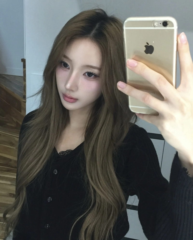 elegant profile picture concepts with iphone girl dp