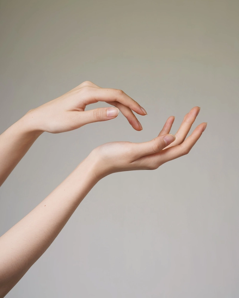 elegant social media aesthetics with girls hand dp (2)