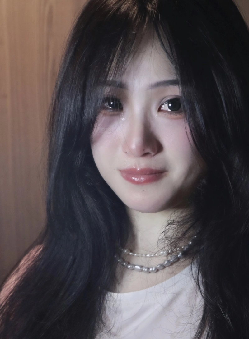 emotional storytelling through sad dp of girl