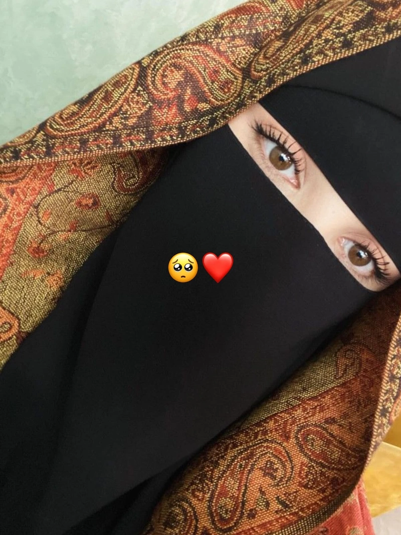 eye catching burkha girl dp with beautiful aesthetics