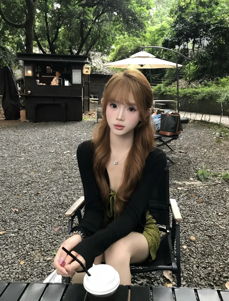 fashion lover dream aesthetics in new style girl dp