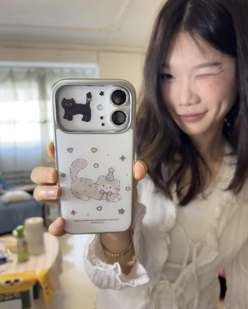 fashionable lifestyle moments featured in iphone girl dp