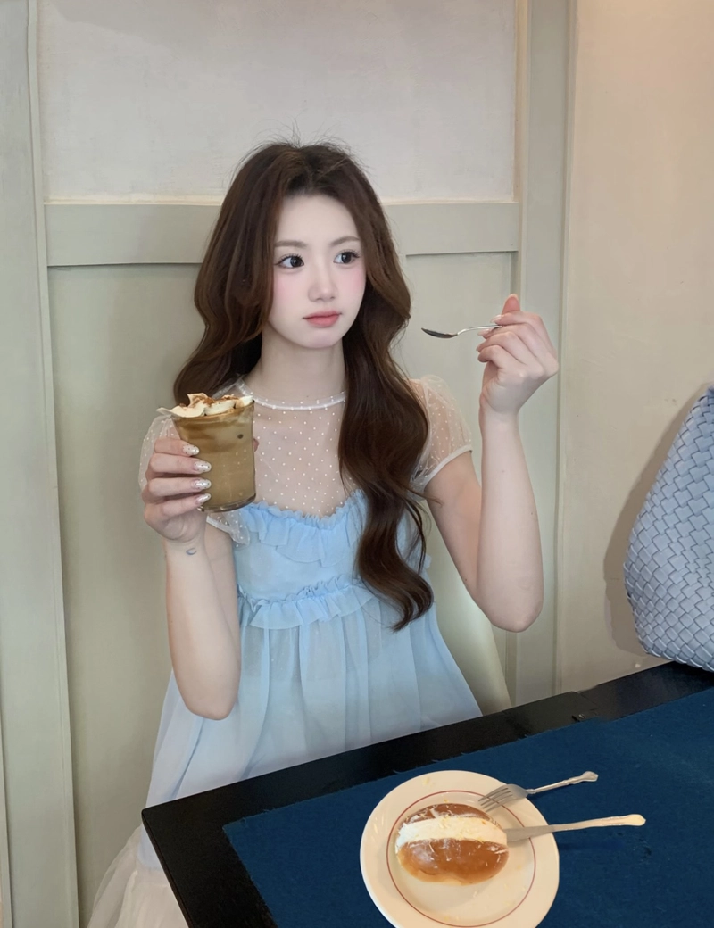 gentle and calm beauty shown in sweet girl dp