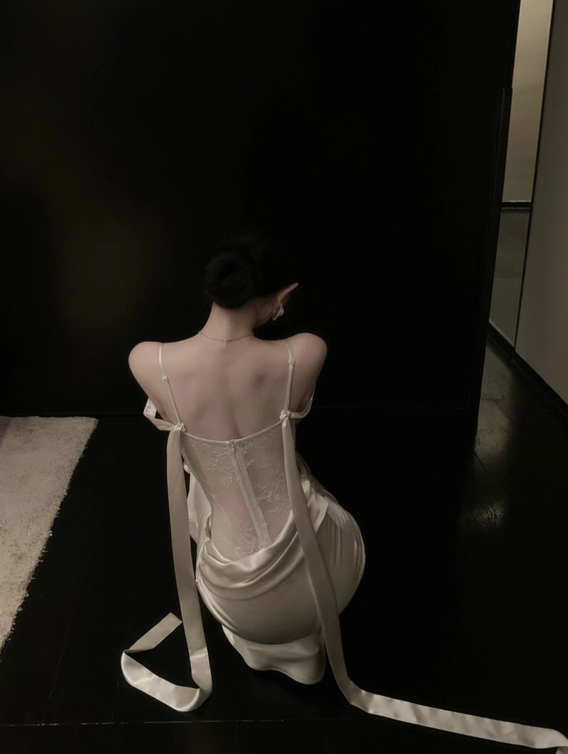golden hour scenery surrounding a back pic of girl for dp