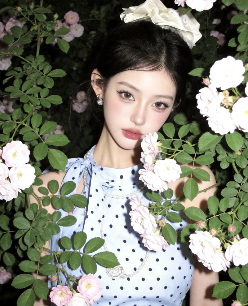 graceful beauty shown through real girl pic for fb dp
