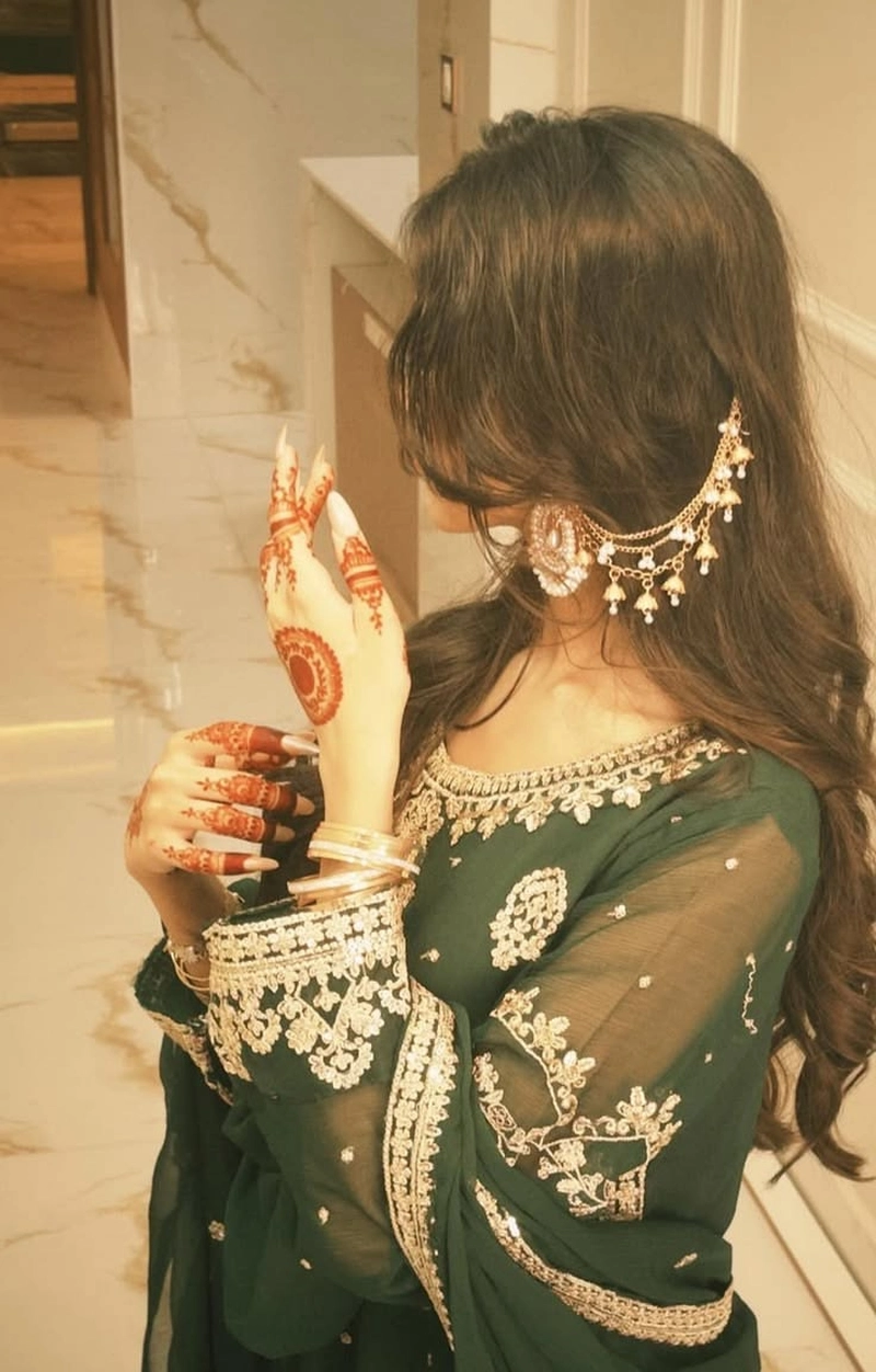 graceful ethnic fashion shown in rajput dp for girl