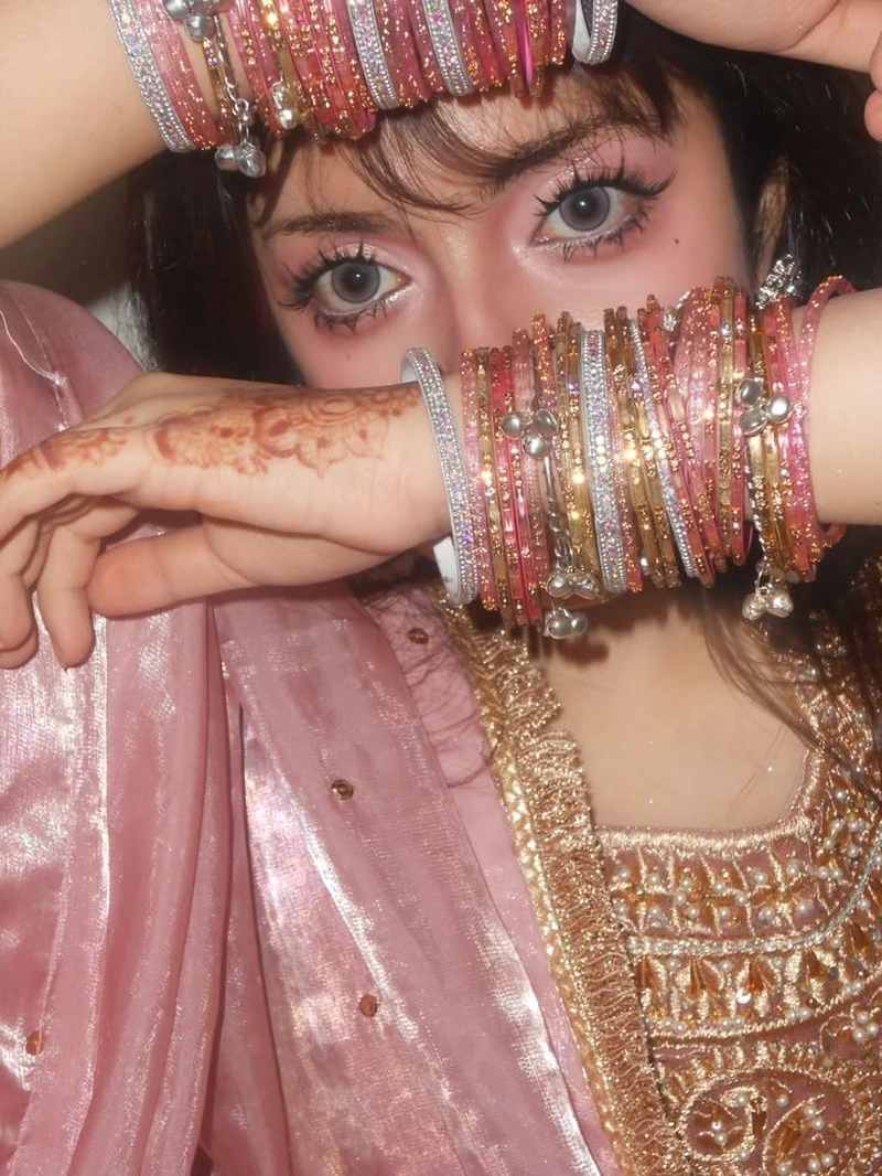 heritage inspired profile ideas with rajput dp for girl