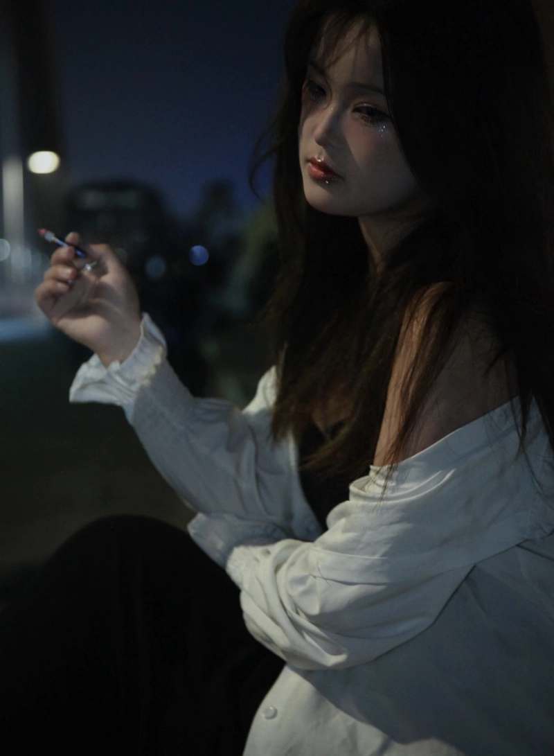 lonely soul expressions shown in sad dp of girl