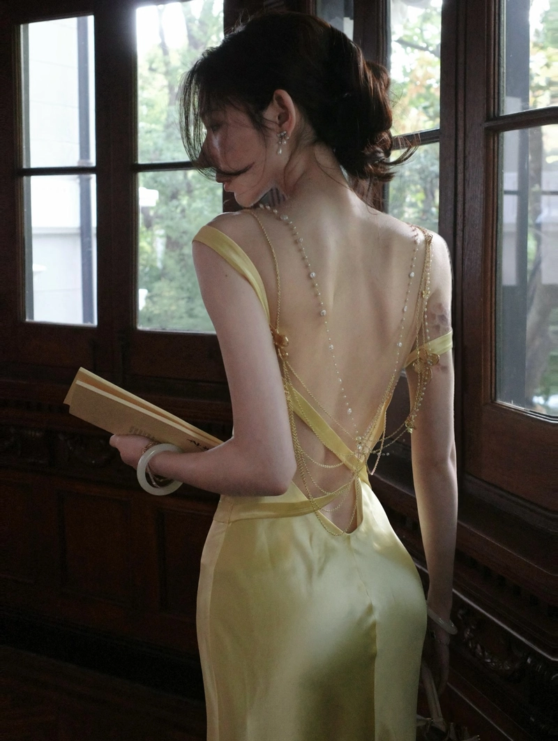 long hair beauty highlighted in back pic of girl for dp