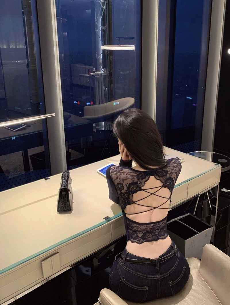lovely scenery combined with back pic of girl for dp