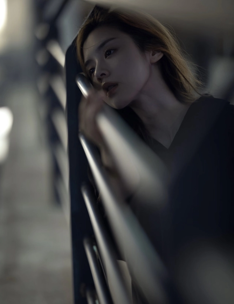 melancholy beauty captured through sad dp of girl
