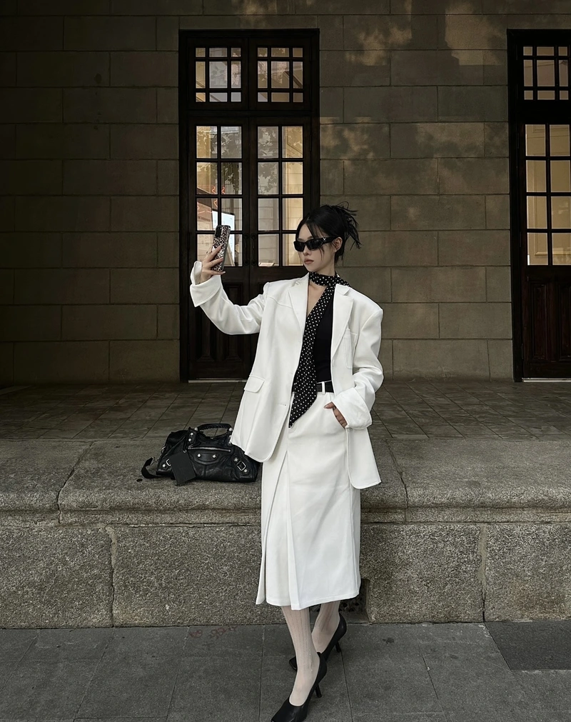 minimal elegance captured in suit girl dp