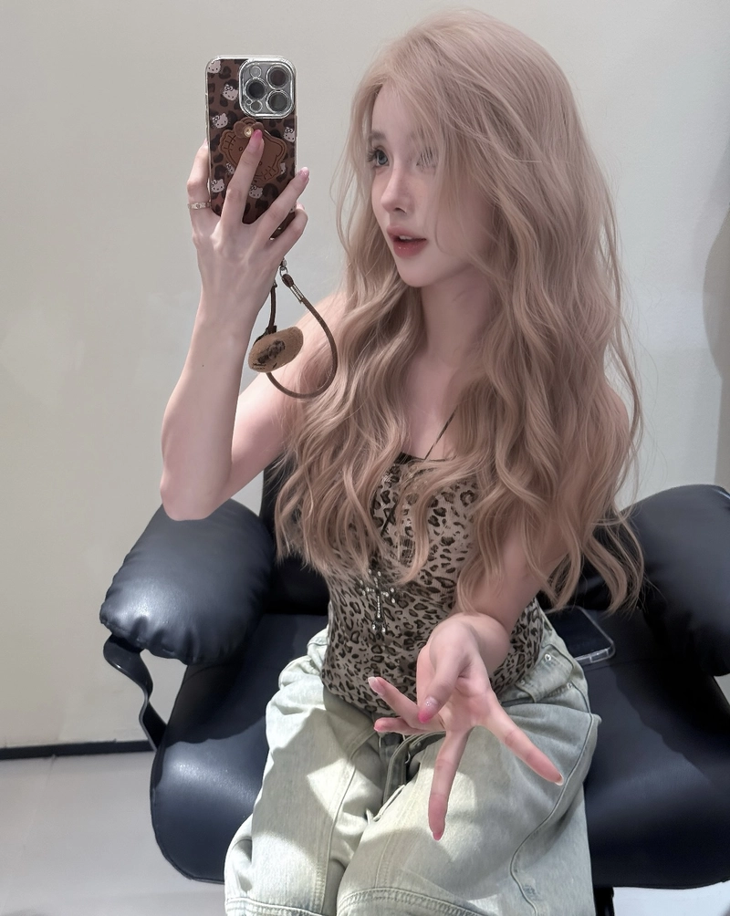 modern fashion in hair style dp for girl collection