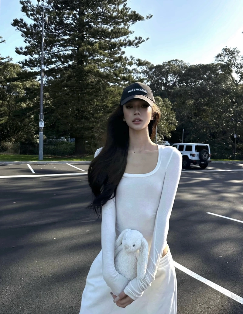 modern minimalist photography for dp simple girls