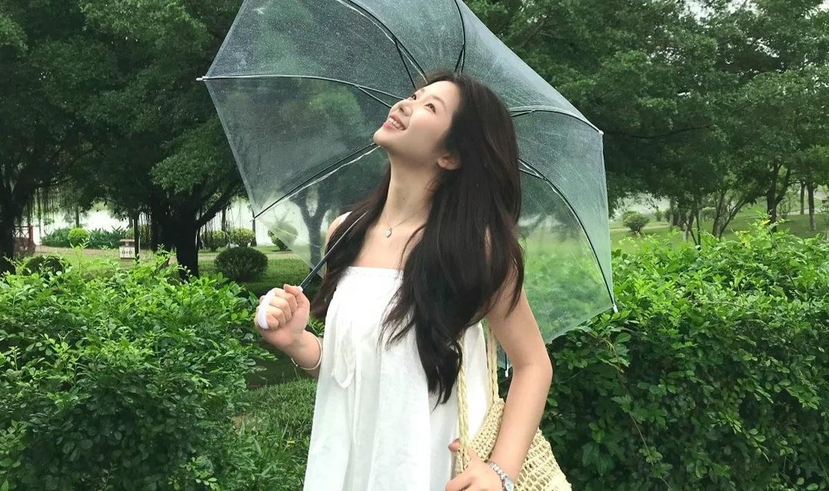 monsoon dp for girl thumbnail