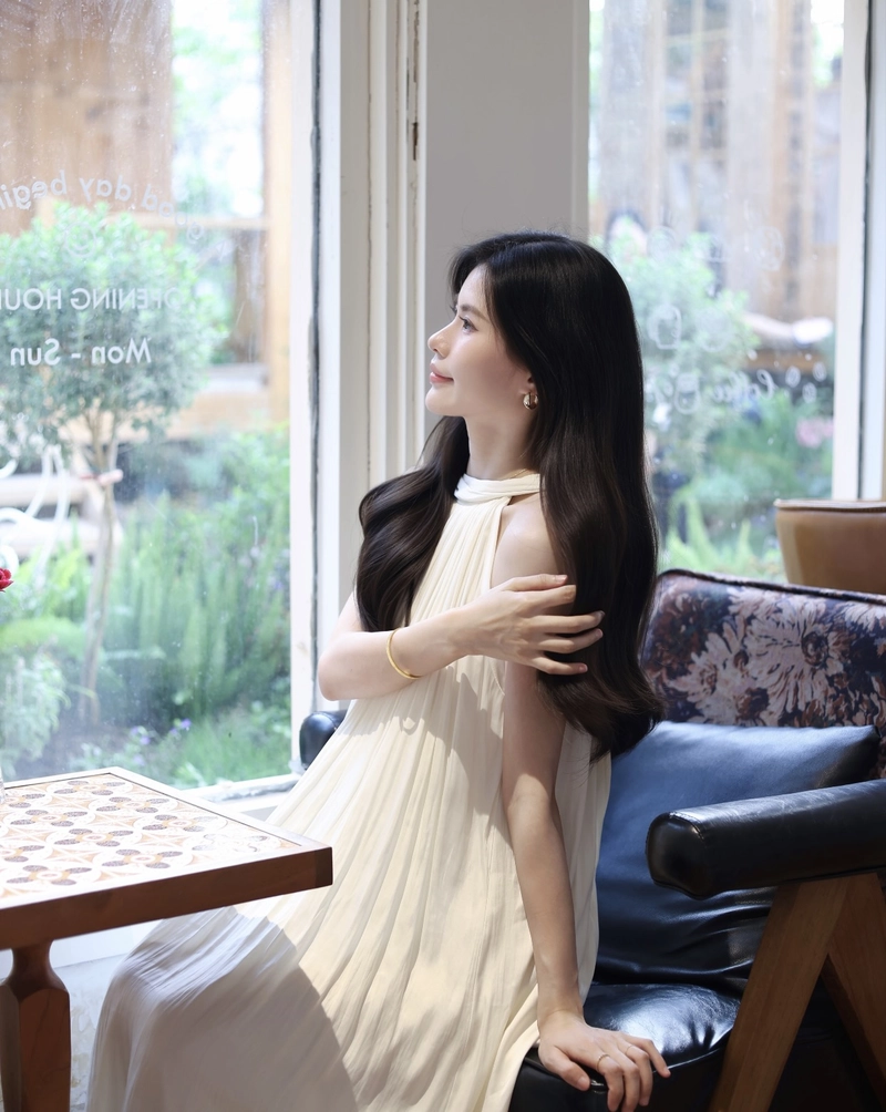 natural beauty with hair style dp for girl aesthetics
