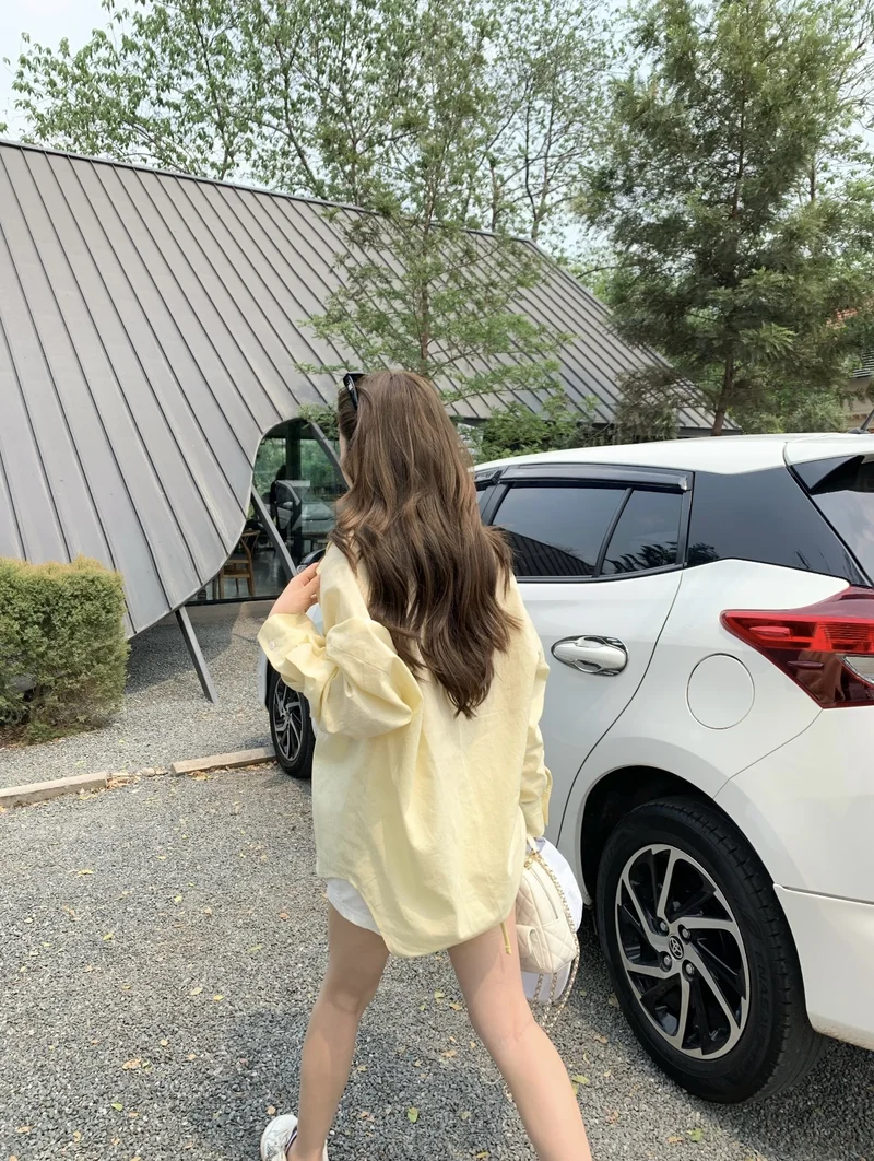natural scenery enhancing the charm of back pic of girl for dp