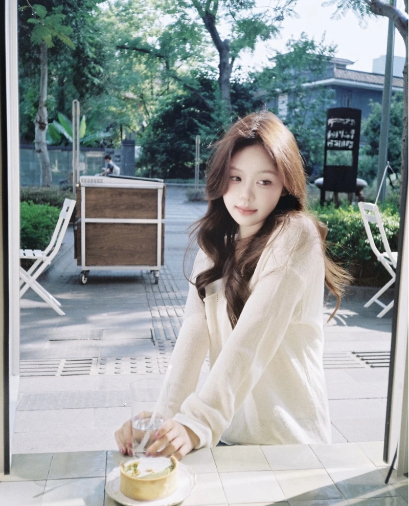 picture perfect style with real girl pic for fb dp