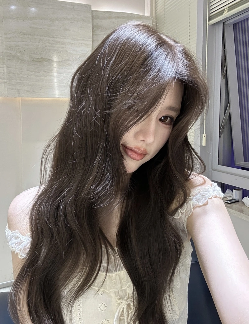 pretty real dp for girls with bright happy smiles
