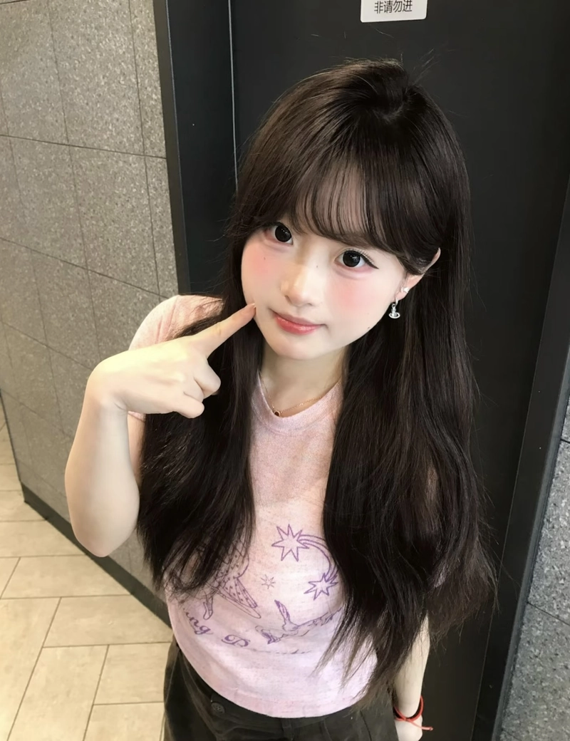 pretty smile moments captured in sweet girl dp