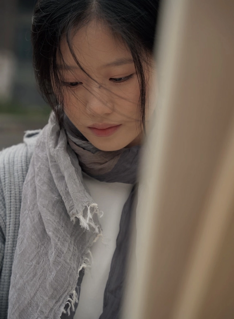 rainy day feelings featured in sad dp of girl