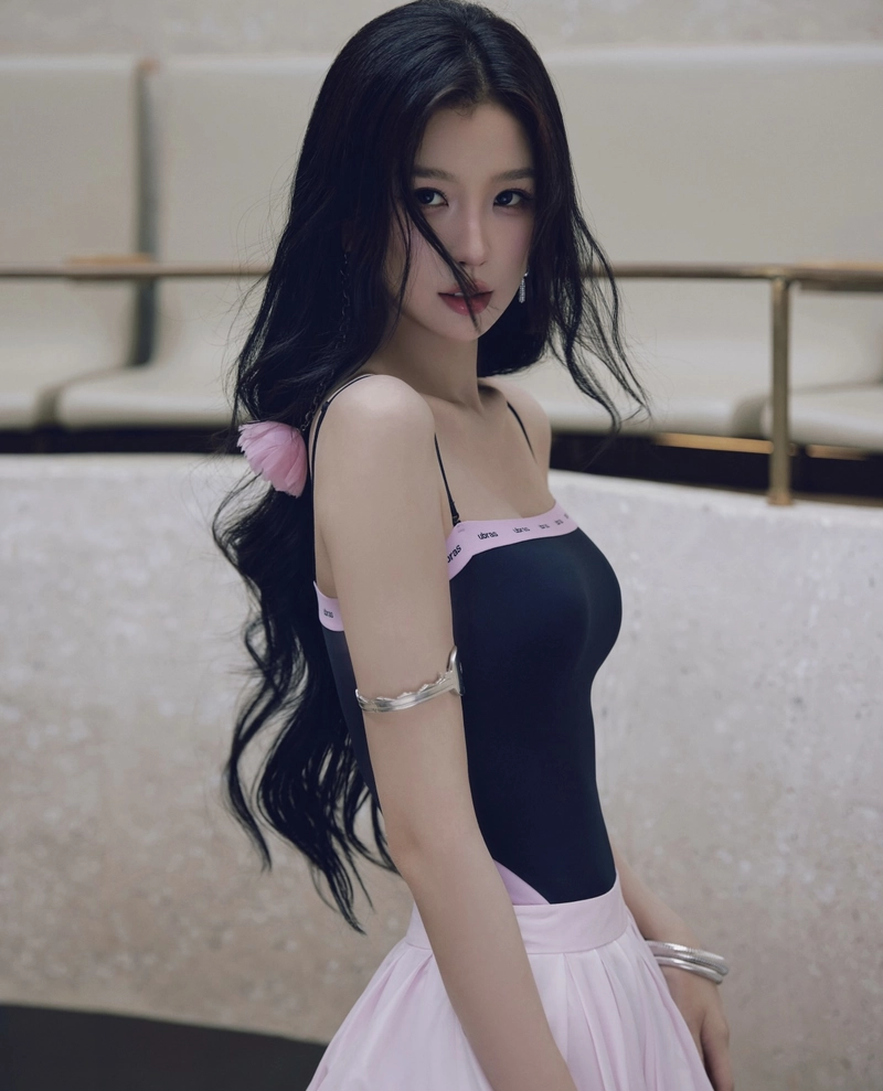 real girl pic for fb dp showing confidence and charm
