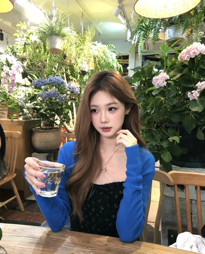 real girl pic for fb dp with modern portrait inspiration
