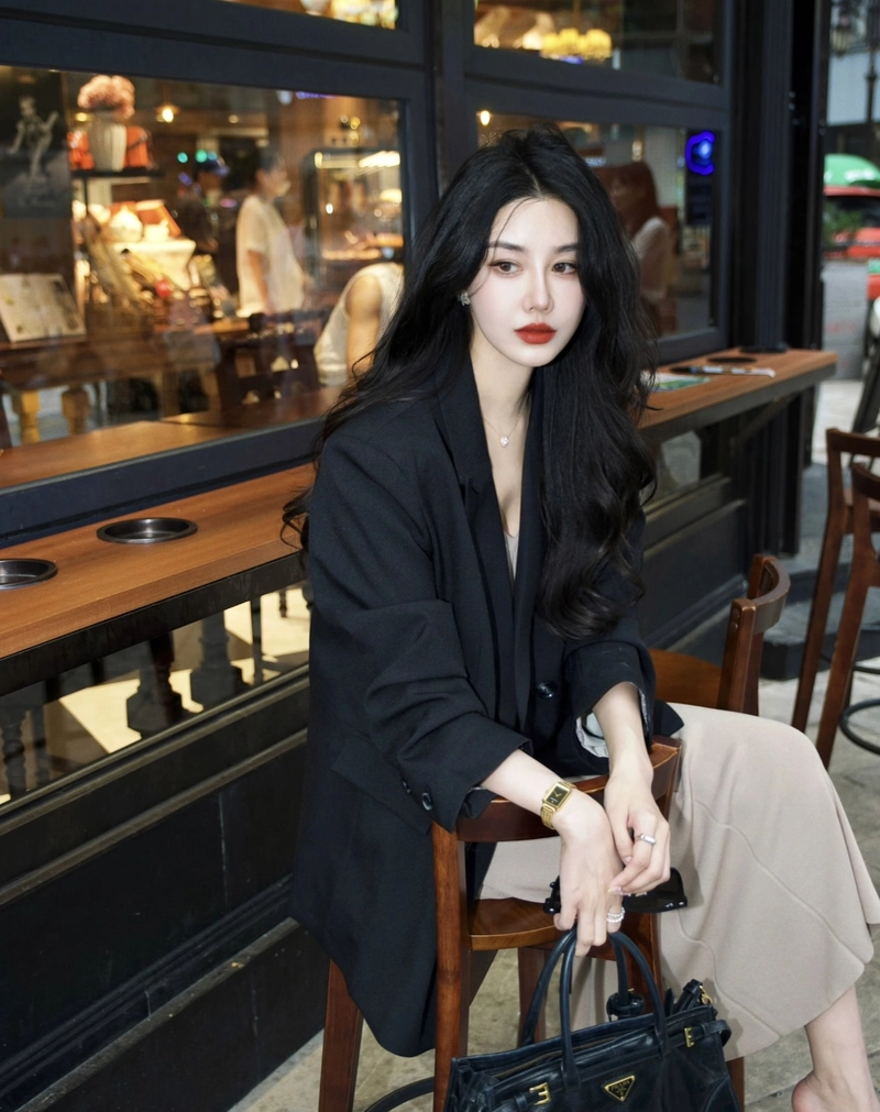 refined beauty reflected through suit girl dp