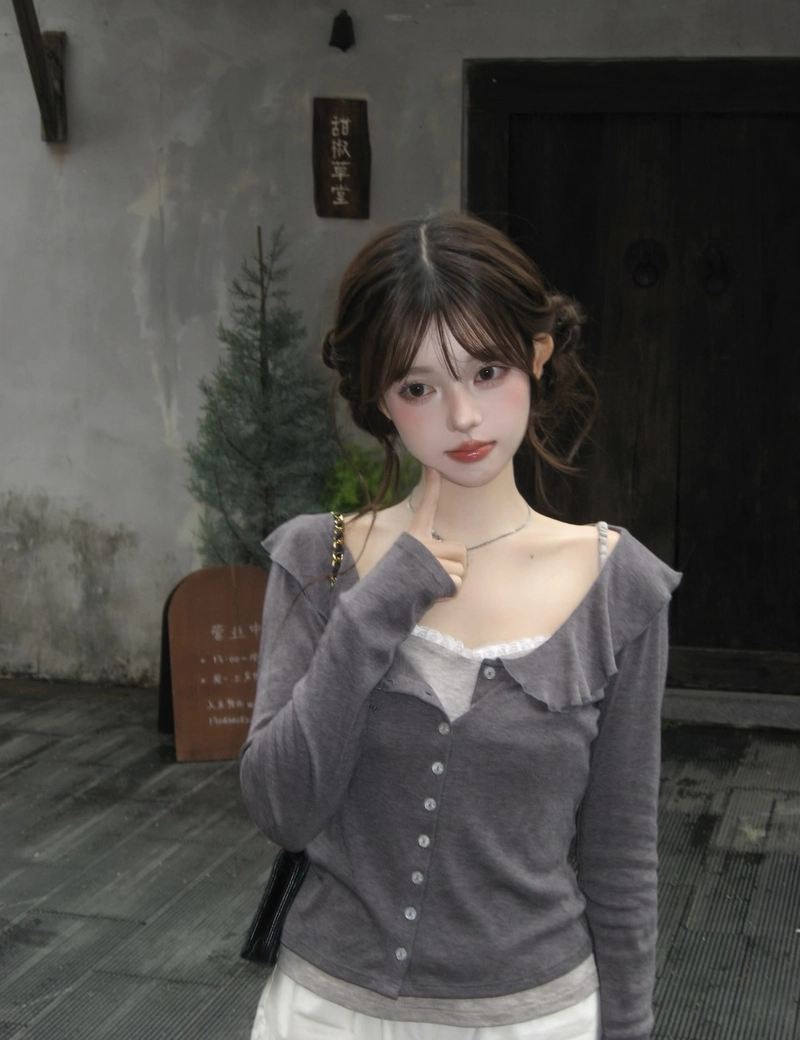 simple cute style captured through sweet girl dp