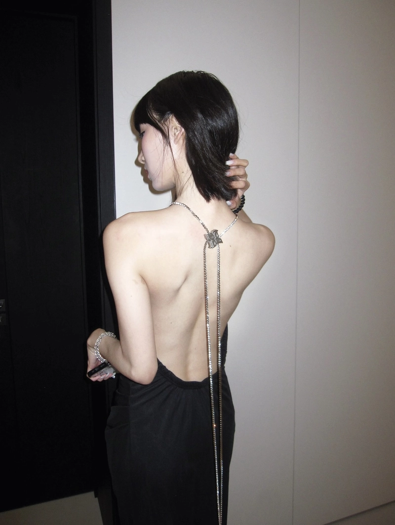 soft and dreamy photography featuring back pic of girl for dp