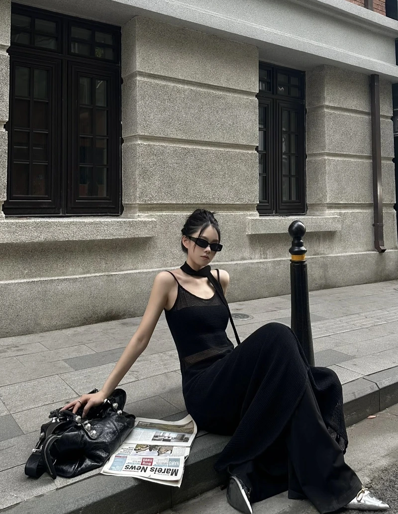 stylish confidence captured through fashion girl dp