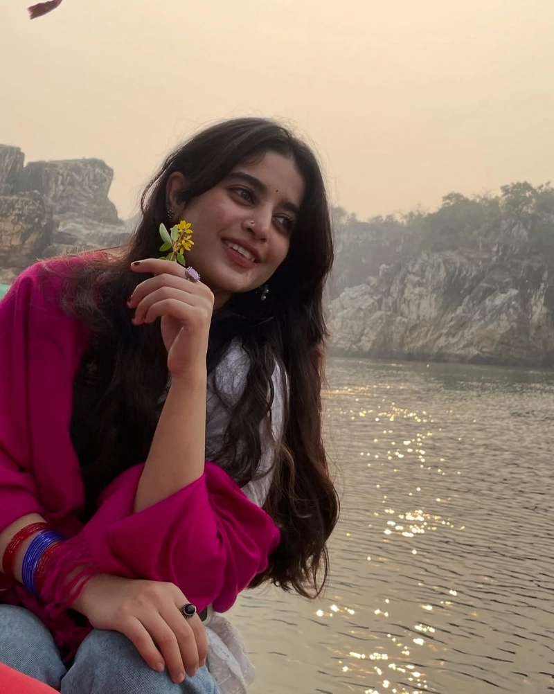 stylish heritage inspired profile using rajput dp for girl