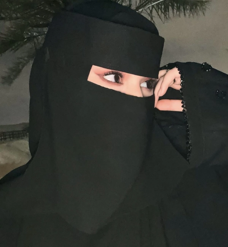 stylish profile look with beautiful burkha girl dp