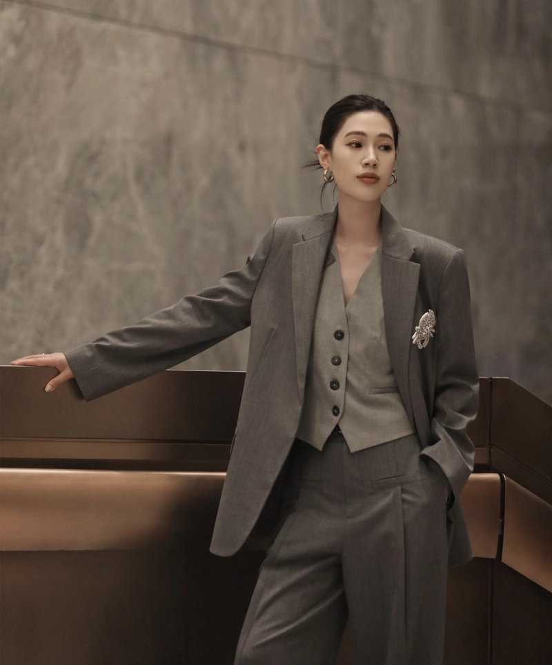 suit dp girl bringing together grace and ambition