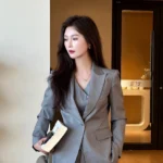 suit girl dp thumbnail