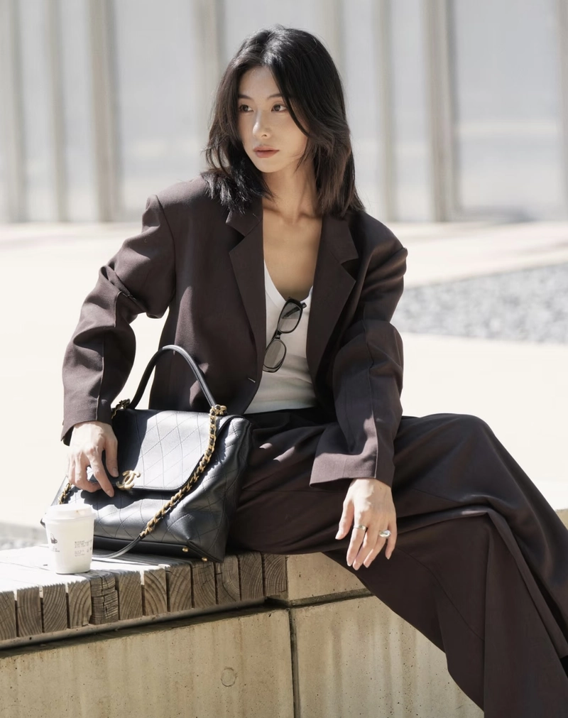 urban fashion vibes reflected in suit girl dp