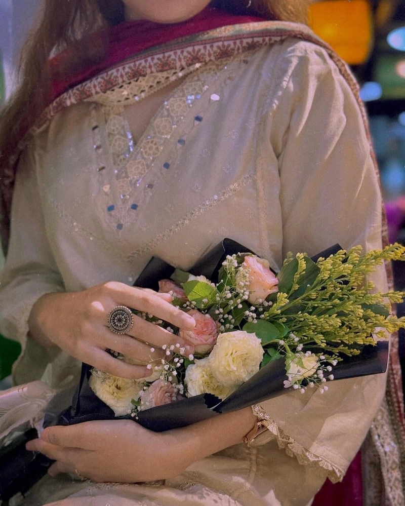 vibrant cultural beauty shown in rajput dp for girl